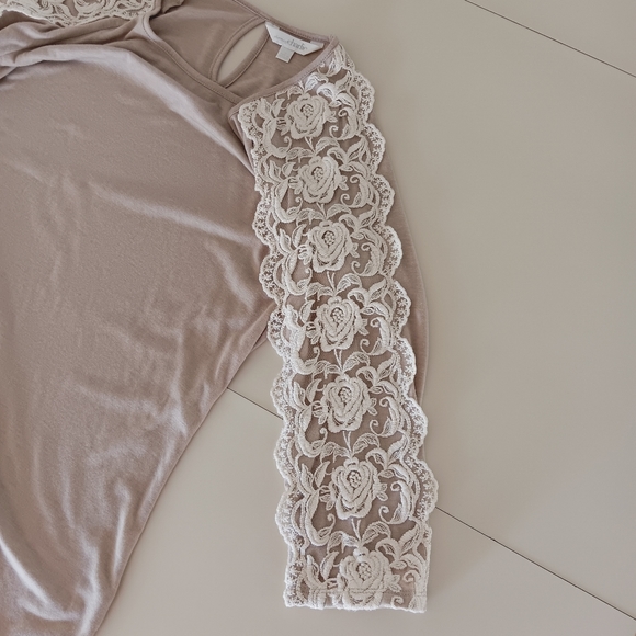 Charming Charlie Lace Rose Embroidered Top Women's Size Small - Picture 6 of 12